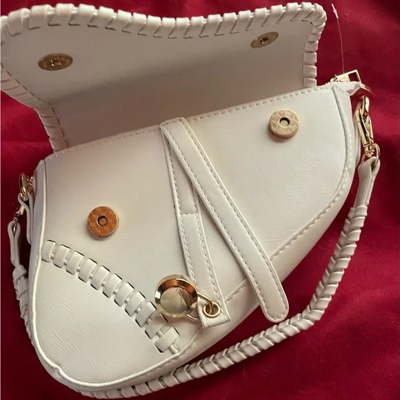 ⛄️ White Leather type! Nice condition! ⛄️ - Picture 10 of 12